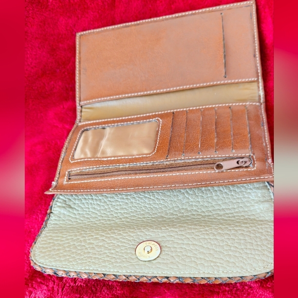 Dooney & Bourke Vintage Tan and Taupe Pebble Leather Wallet - Picture 4 of 7